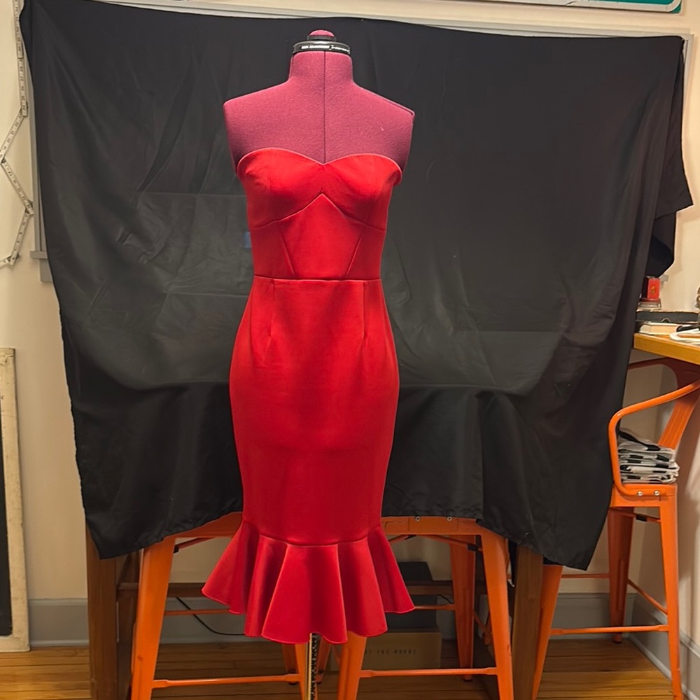 Elegant EXPRESS Hot Red Women’s Scuba Flounce Stretch Strapless Dress